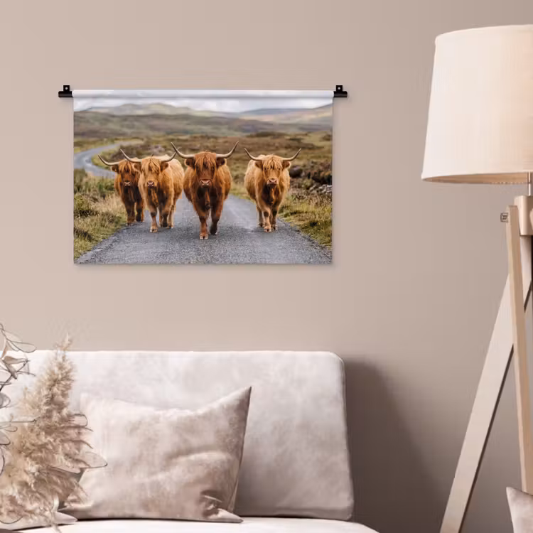 Schotse Hooglanders - Weg - Landschap - Kudde Wandkleed katoen klein -sfeer4