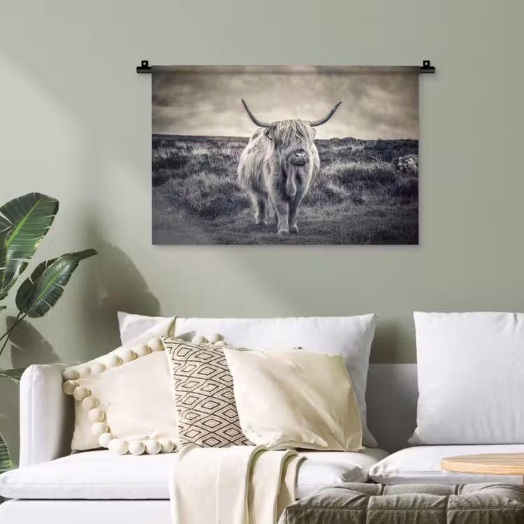 Schotse hooglander - Dieren - Wolken - Koe - Natuur Wandkleed katoen klein -sfeer7