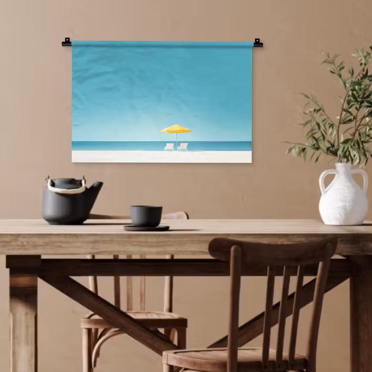 Strand - Blauwe lucht - Geel - Parasol Wandkleed katoen klein -sfeer6