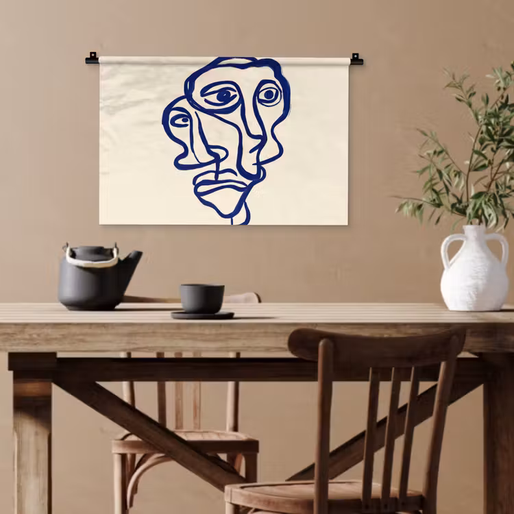 Lijntekening - Overlappende gezichten - Donkerblauw Wandkleed katoen klein -sfeer6