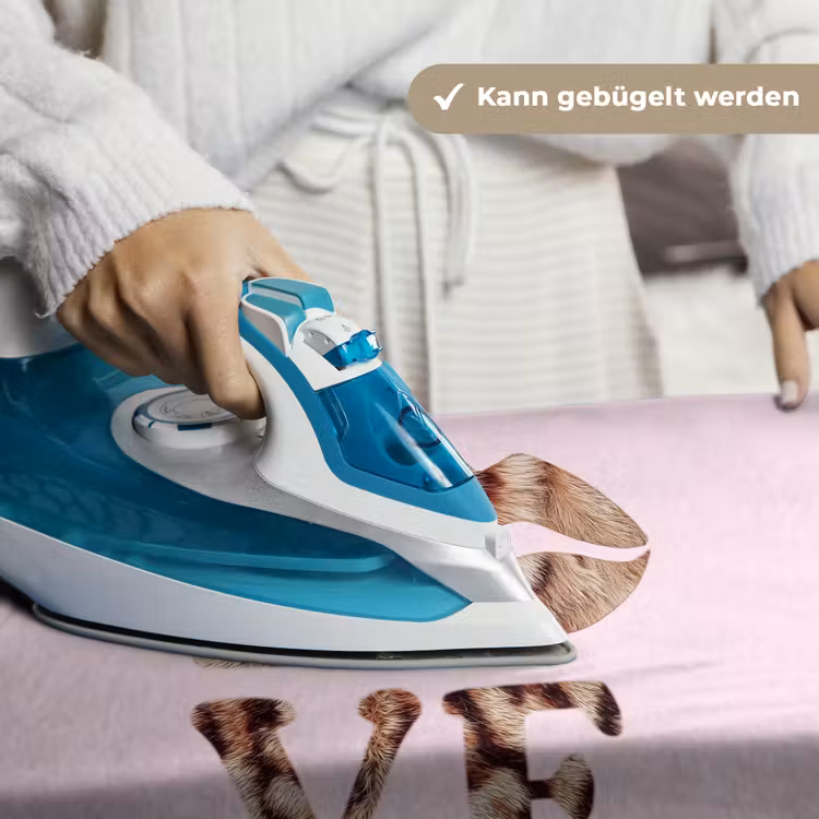 Tekst - Love - Pantervacht - Lichtroze Wandkleed katoen klein -tsfeer9_DE