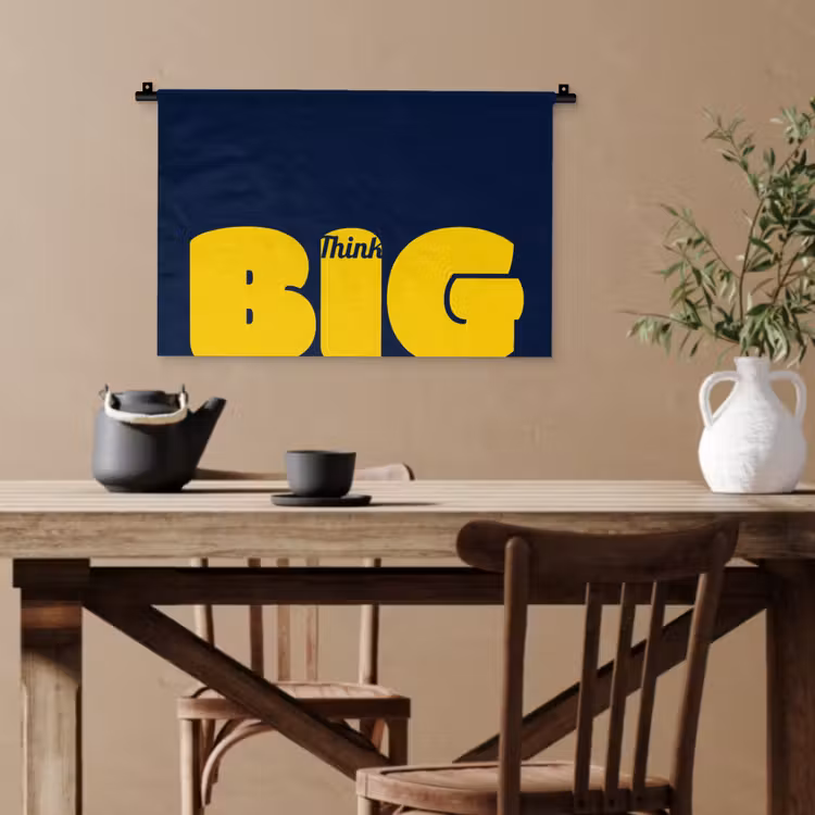 Think big - Blauw - Geel Wandkleed katoen klein -sfeer6