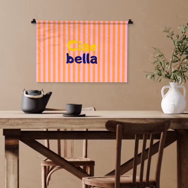 Verticaal - Strepen - Oranje - Ciao bella Wandkleed katoen klein -sfeer6