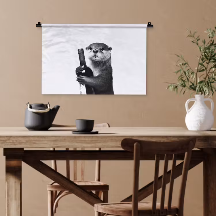 Wijnfles - Otter - Zwart Wandkleed katoen klein -sfeer6