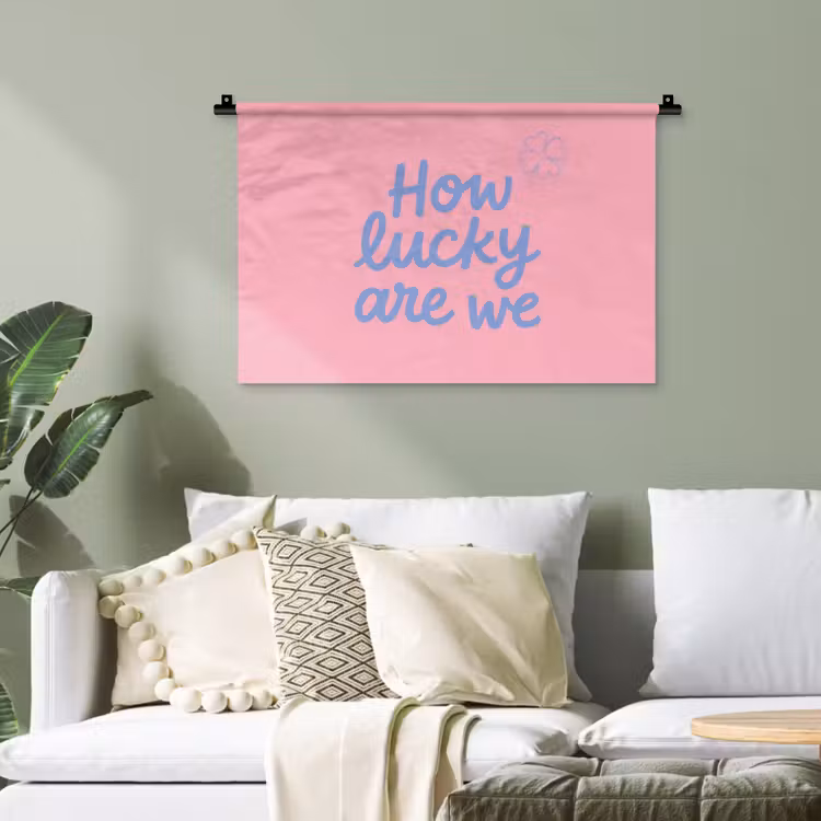 How lucky are we - Klavervier - Roze - Blauw Wandkleed katoen klein -sfeer7