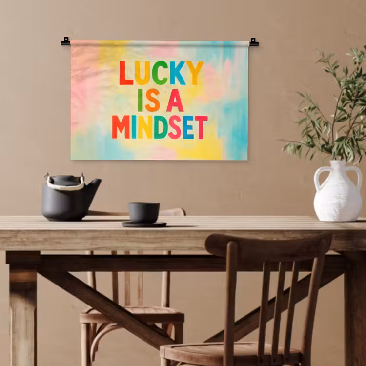 Quote - Lucky - Regenboogkleuren Wandkleed katoen klein -sfeer6