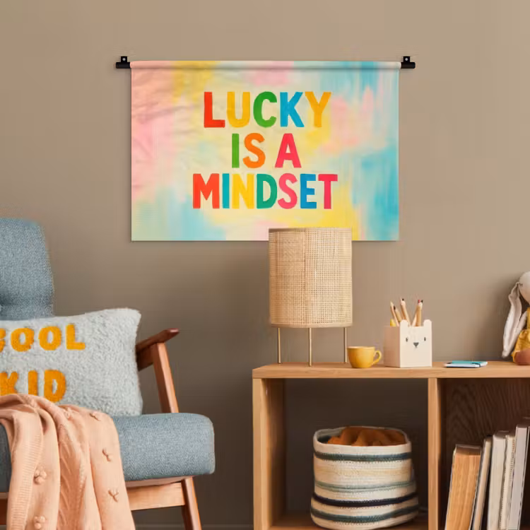 Quote - Lucky - Regenboogkleuren Wandkleed katoen klein -wsfeer4_kind