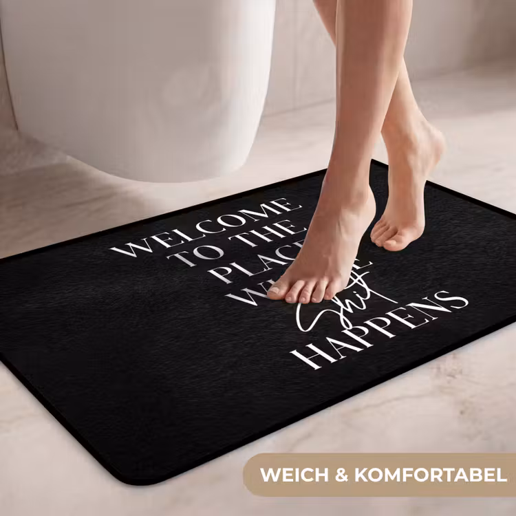Quotes - Zwart - Welcome to the place where shit happens - Humor WCmat middel -USP_ZachtDE
