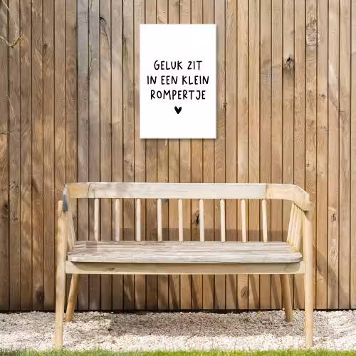Geluk zit in een klein rompertje - Quotes - Spreuken Tuinposter op houten frame 2 cm dik klein -sfeer4