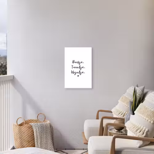 huisjetuintjewijntje-wit Tuinposter op houten frame 2 cm dik klein -sfeer1
