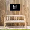 Tekst - Geluk zit in 't zonnetje - Quotes - Zomer - Zon Tuinposter op houten frame 2 cm dik klein -sfeer4