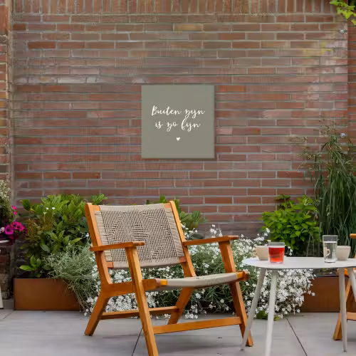Tekst - Buiten zijn is zo fijn - Zomer - Spreuken Tuinposter op houten frame 2 cm dik klein -sfeer3