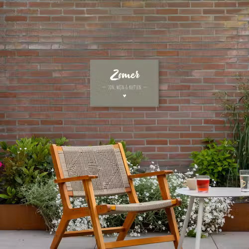 Quotes - Zomer, zon, wijn & kletsen - Tekst - Zomer Tuinposter op houten frame 2 cm dik klein -sfeer3