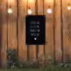 Spreuken - Je kust me je sust me - Quotes - Maaike Ouboter tuinposter los doek klein -sfeer1