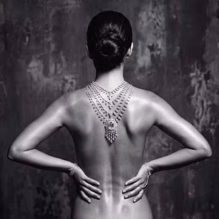 Tapete - Rücken - Kette - Porträt - Schwarz - Weiß - Glamour