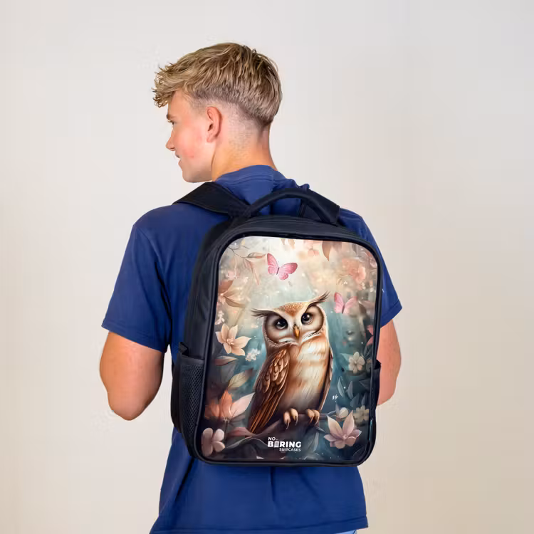 Kinderrucksack - Schwarz - Eule mit Schmetterlingen im mystischen Wald — 5