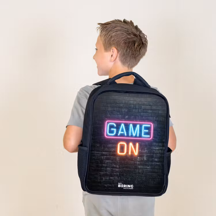 Kinderrucksack mit Namen - Schwarz - Spiel - Buchstaben - Neon — 2