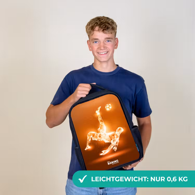 Kinderrucksack - Schwarz - Orangefarbener Leichtfußballer im Schwebemoment — 9