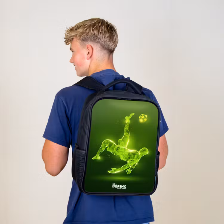 Kinderrucksack - Schwarz - Grünes Neon-Omelett in Aktion — 5