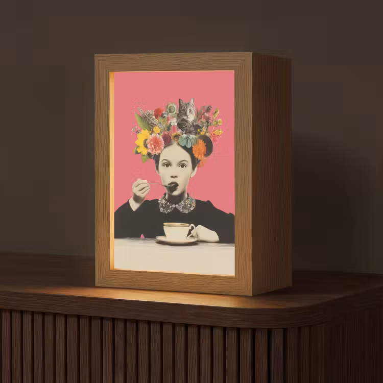 Tischlampe - Mädchen - Tasse - Blumen - Rosa — 1