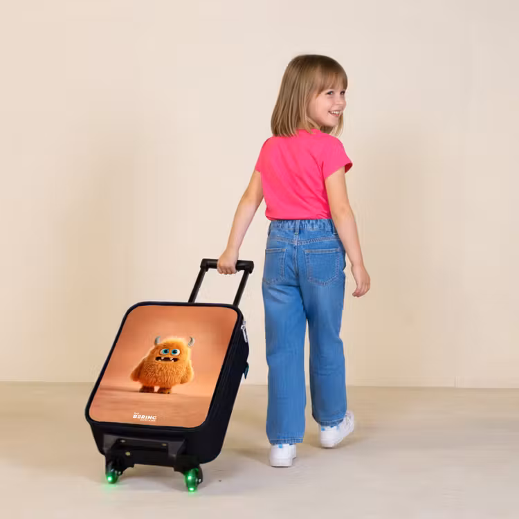 Kinderkoffer - Orangefarbenes flauschiges Monster mit Hörnern — 3