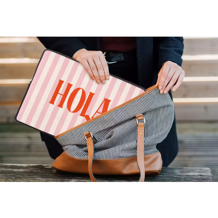 Laptop hülle - Hola - Zitat - Streifen - Pastell - Rosa - Rot - Weiß — 4