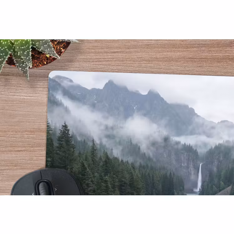 Mauspad - Wasserfall - Bäume - Berge — 4
