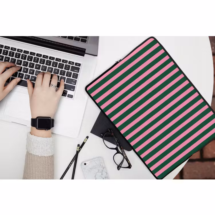 Laptop hülle - Vertikale Streifen - Grün - Rosa — 3