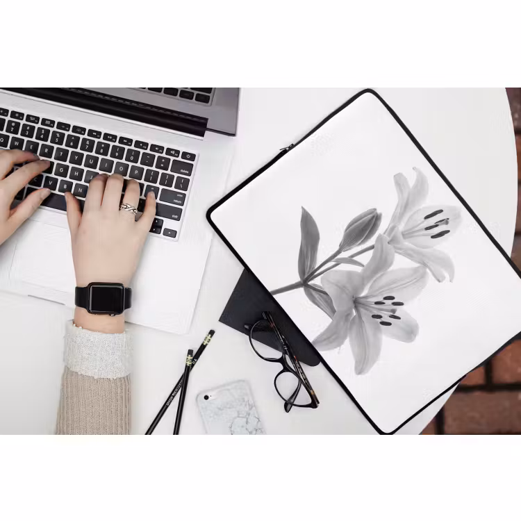 Laptop hülle - Lilien - Elegant - Schwarz - Weiß — 3