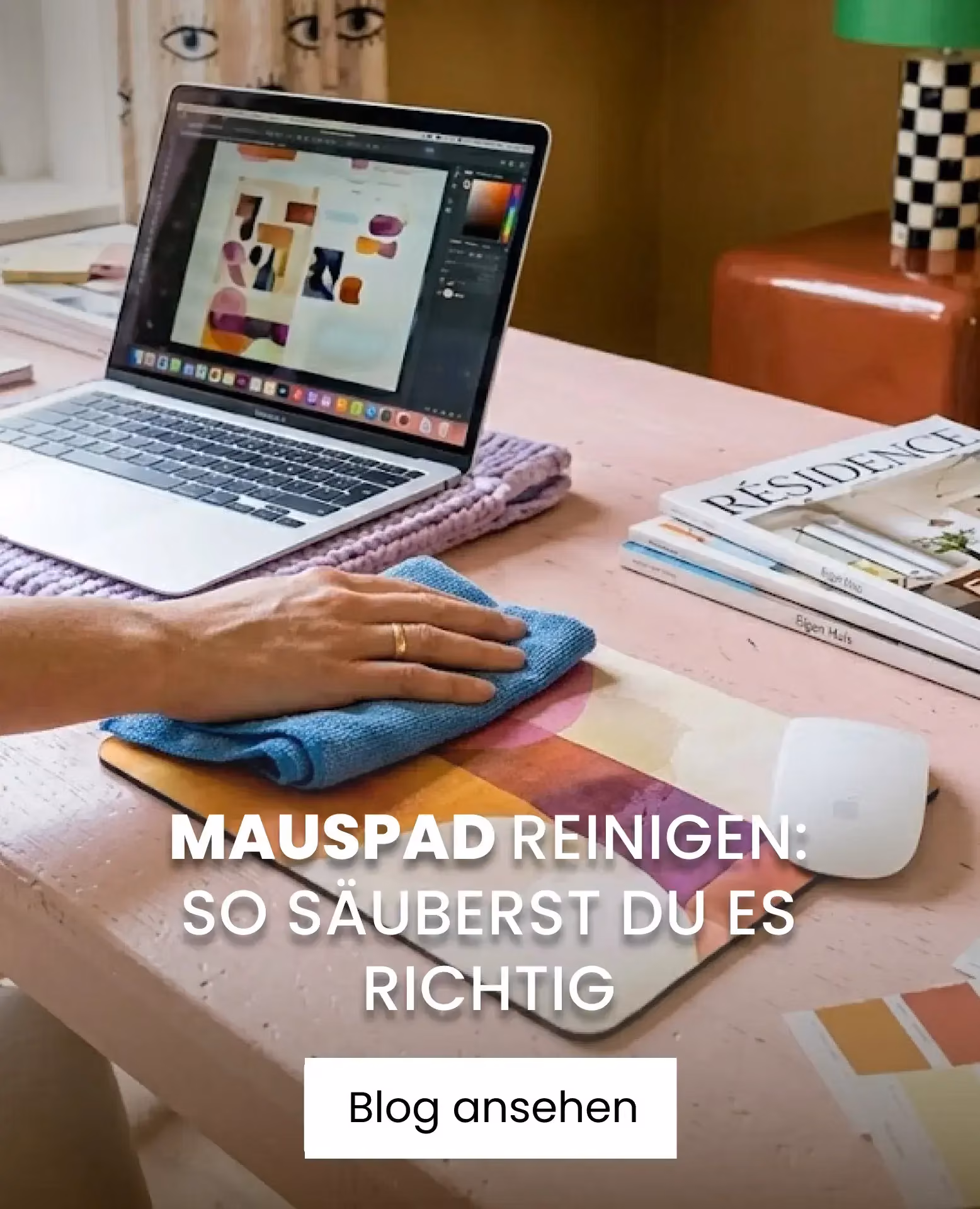 Mauspad reinigen im Büro