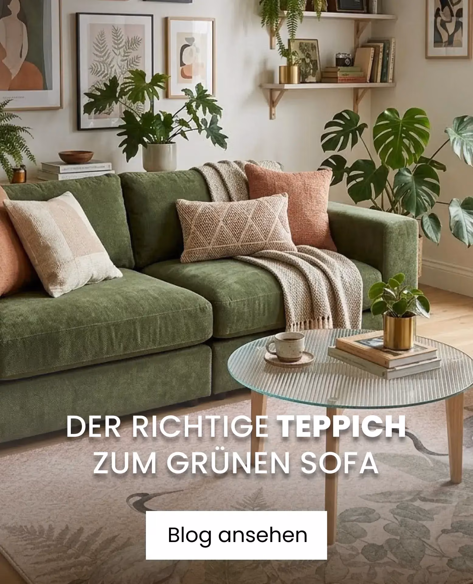 Teppich im Wohnzimmer bei grünem Sofa