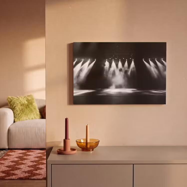 Leinwandbild - Theatersaal – Nebel – Scheinwerfer – Schwarz — 2
