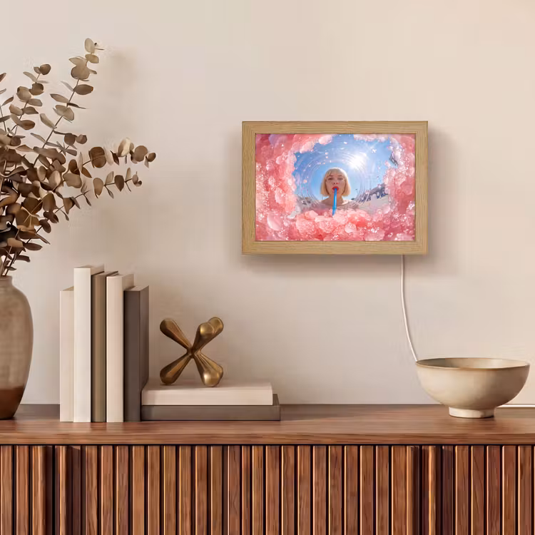 Lightbox - Wandleuchte - Frau – Getränk – Sommer – Rosa – Blau — 4