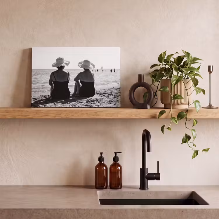 Leinwandbild - Frauen – Sonnenhut – Strand – Schwarz – Weiß — 3
