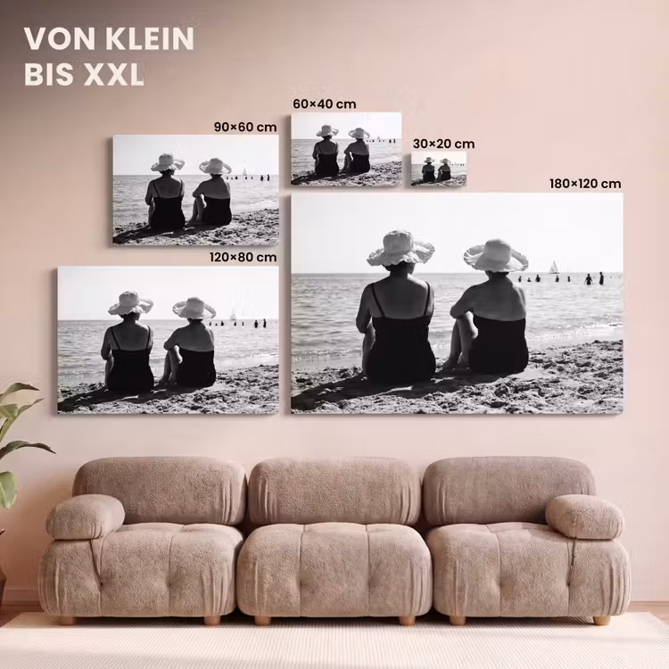 Leinwandbild - Frauen – Sonnenhut – Strand – Schwarz – Weiß — 6