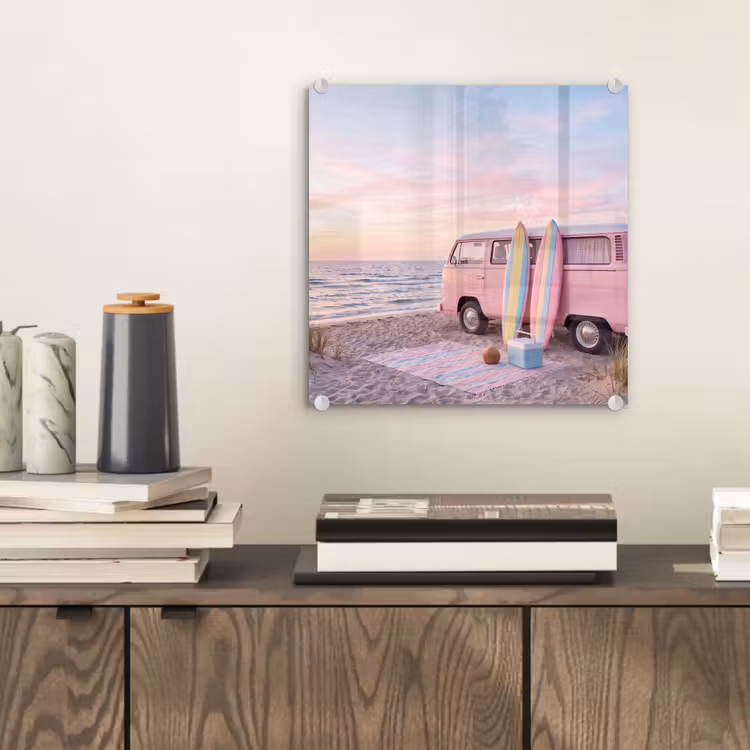 Glasbild - Kleinbus – Strand – Surfbrett – Sommer – Rosa — 2
