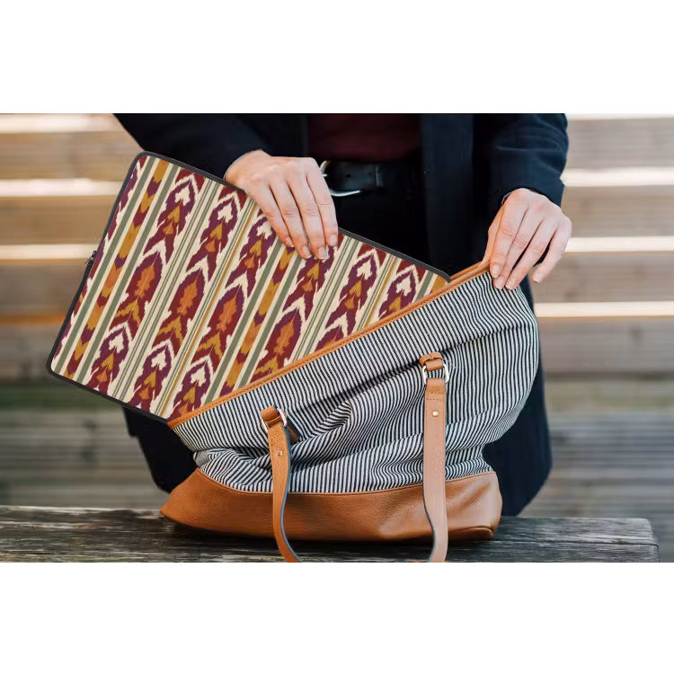 Laptop hülle - Ikat – Bordeauxrot – Ethno – Muster — 4