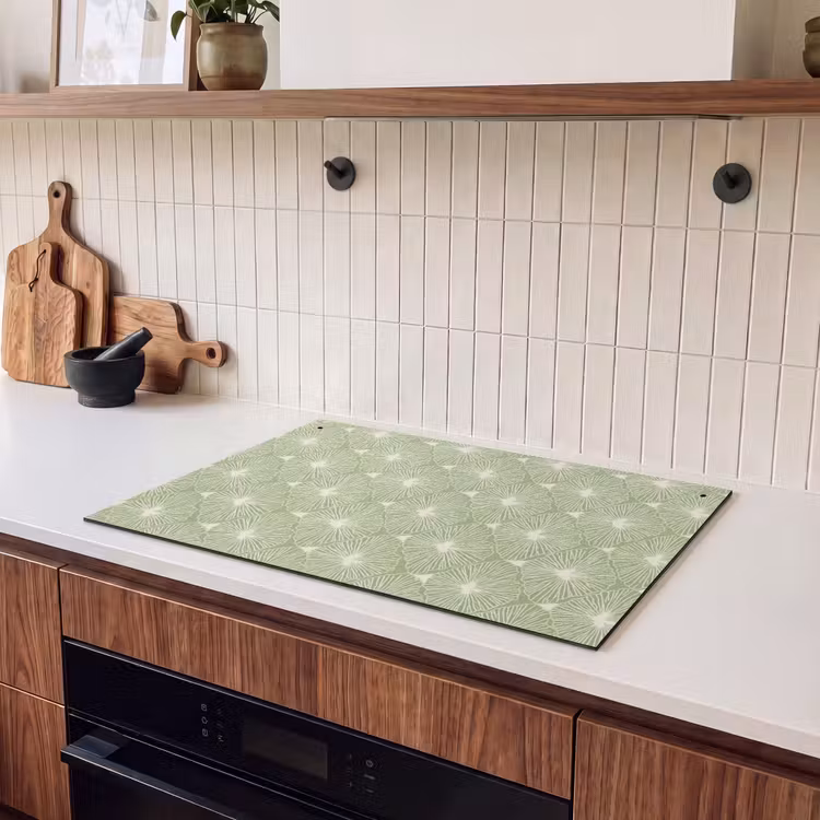 2-in-1 Herdabdeckplatte & Spritzschutz - Salbeigrün – Botanisch – Rauten – Organisch – Muster — 2