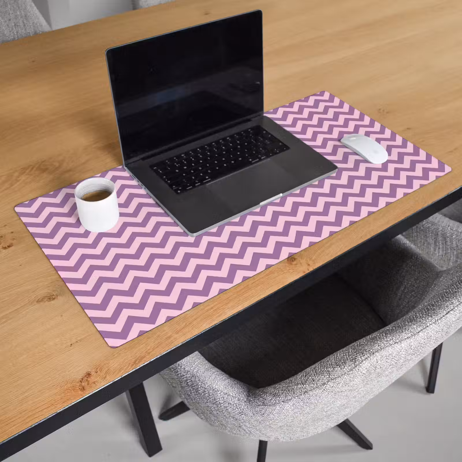 Schreibtischunterlage - Lila – Rosa – Geometrisch – Chevron – Zickzack – Muster — 1