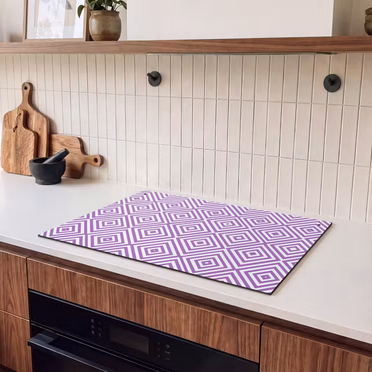2-in-1 Herdabdeckplatte & Spritzschutz - Lila – Geometrisch – Rauten – Konzentrisch – Muster — 2