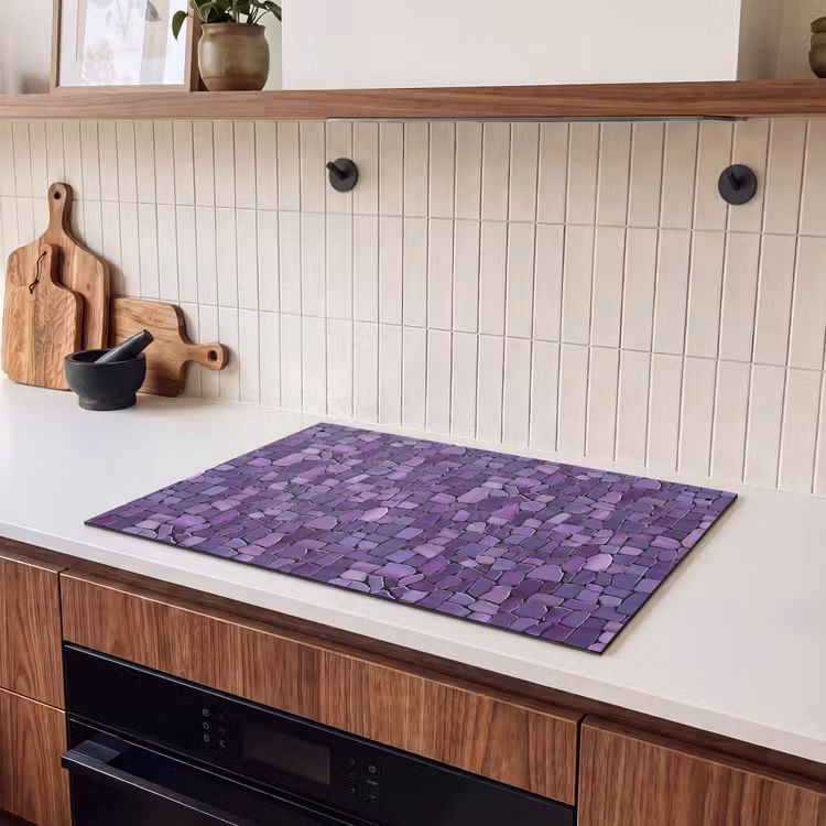 2-in-1 Herdabdeckplatte & Spritzschutz - Lila – Mosaik – Scherben – Stein – Muster — 2