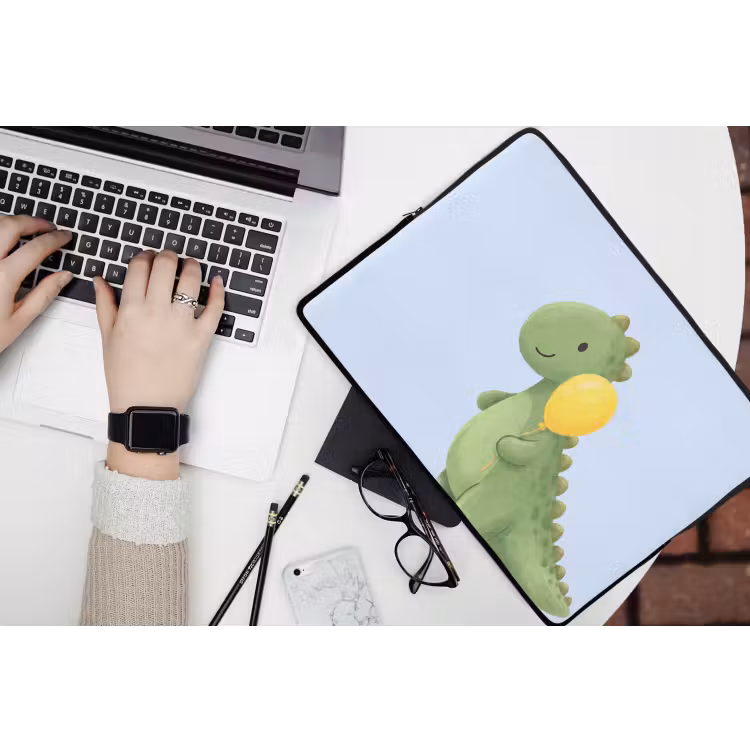 Laptop hülle - Dinosaurier – Luftballon – Kinderzimmer – Illustration – Grün — 3