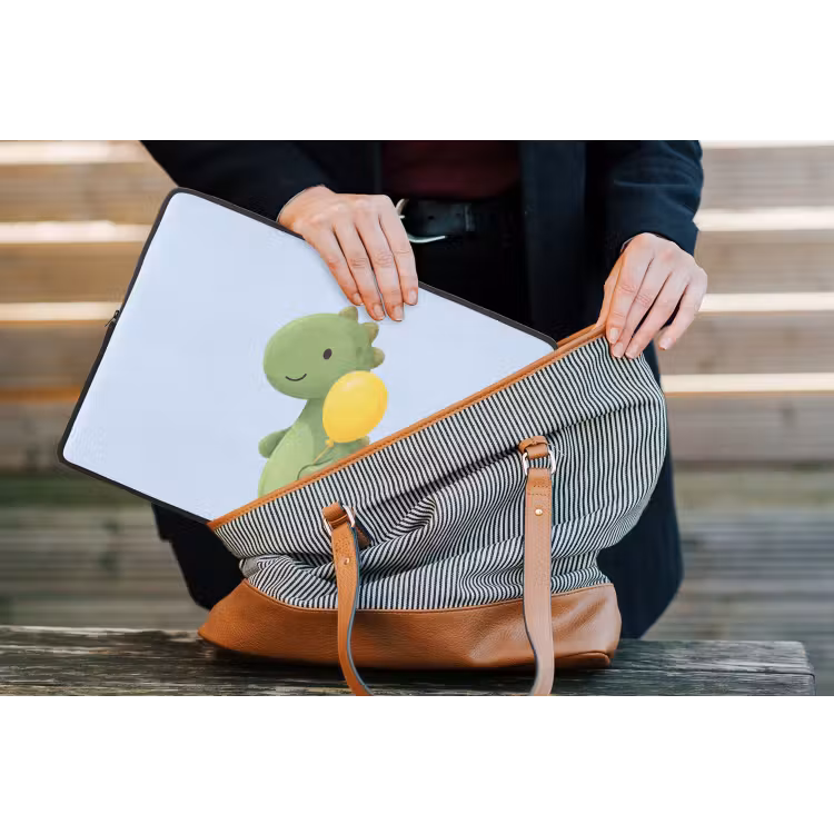 Laptop hülle - Dinosaurier – Luftballon – Kinderzimmer – Illustration – Grün — 4