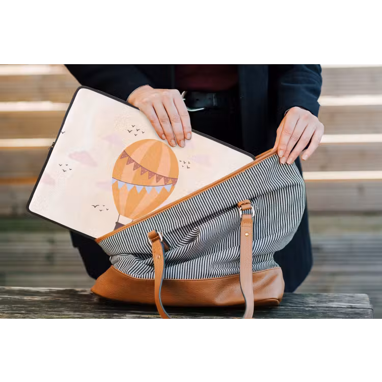 Laptop hülle - Heißluftballon – Girlanden – Abenteuer – Illustration – Orange — 4