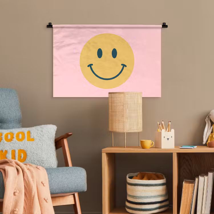 Wandteppich - Smiley – Gelb – Rosa – Symbol – Minimalistisch — 5