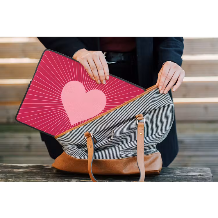 Laptop hülle - Herz – Strahlen – Liebe – Abstrakt – Rosa — 4