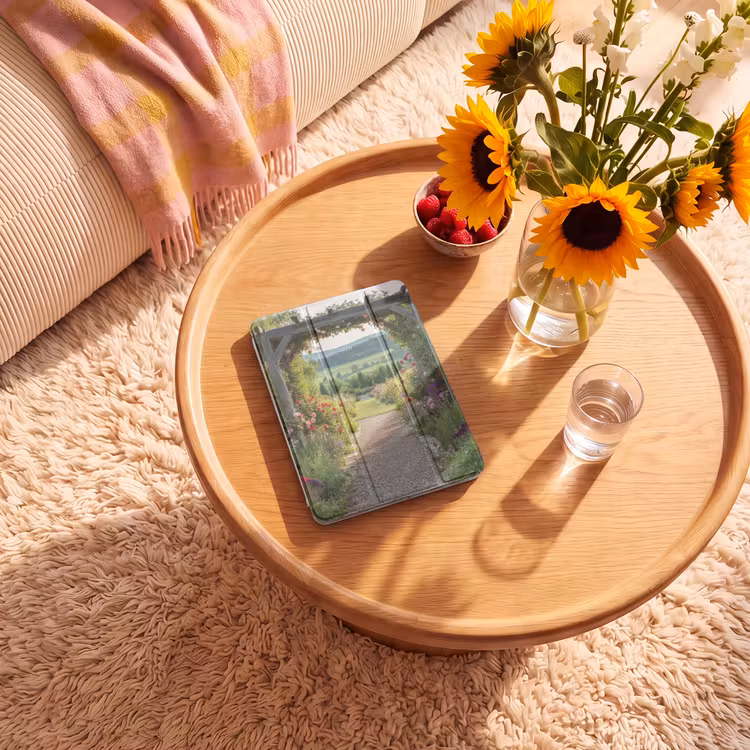 iPad-Hülle - Ausblick - Landschaft - Natur - Gartenbogen - Blumen — 2