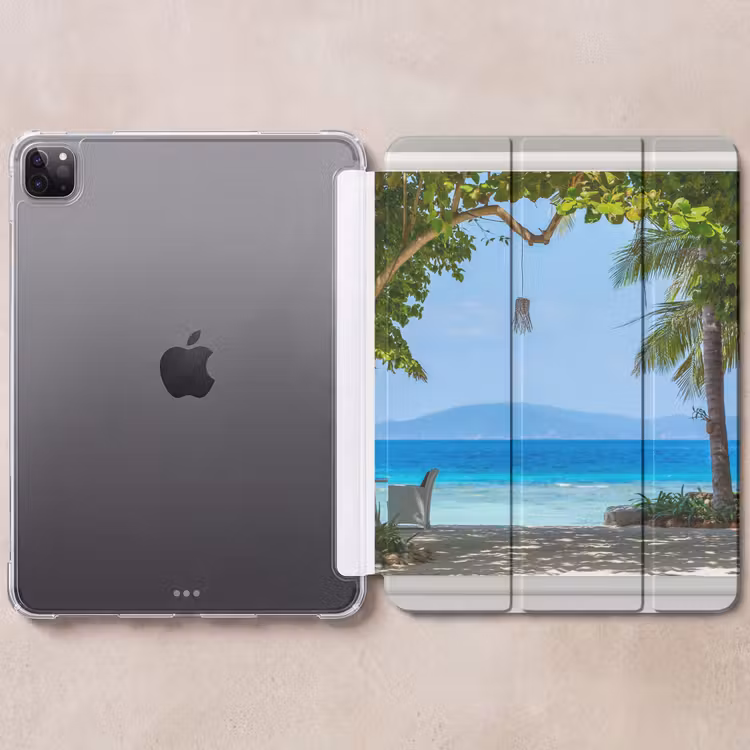 iPad-Hülle - Aussicht - Baum - Meer - Palme - Hügel - Strand - Blau — 6