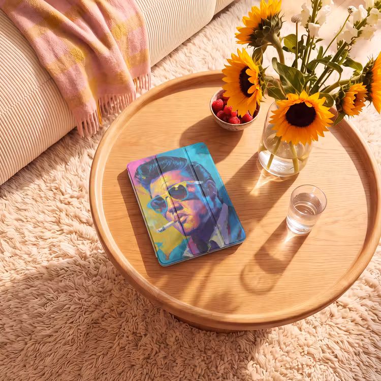 iPad-Hülle - Porträt - Zigarette - Bunt - Brille — 2