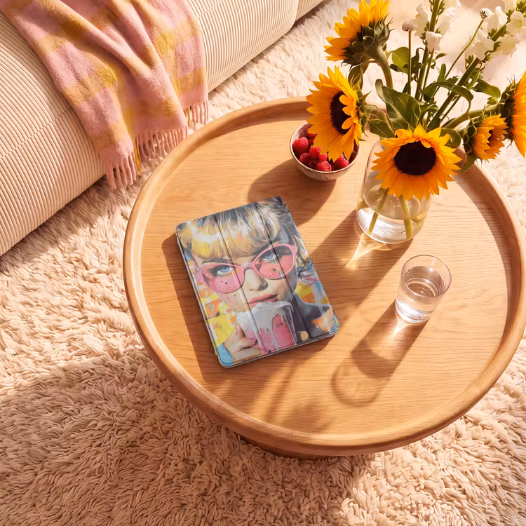 iPad-Hülle - Ausdrucksstark - Milchshake - Frau - Leuchtende Farben — 2